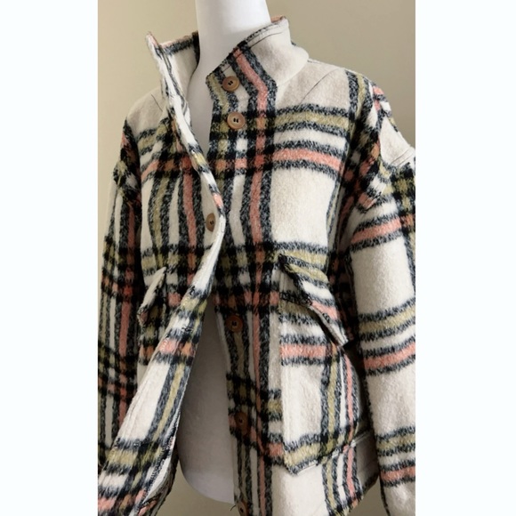 Bagatelle Shacket - Picture 6 of 14